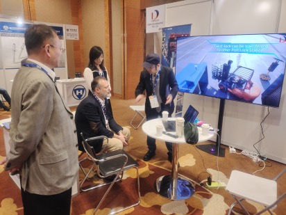 国际客户到访 Deeplock 展台